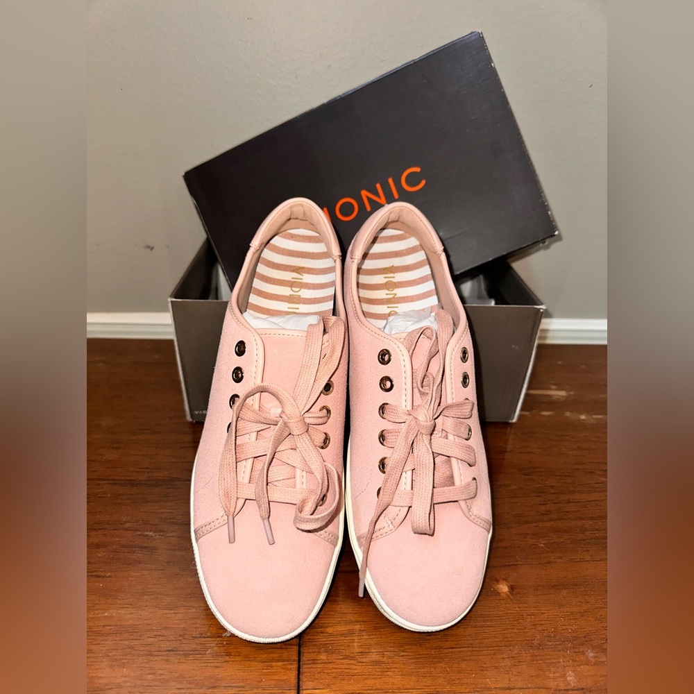 Vionic Women's Blush Pink Sneakers